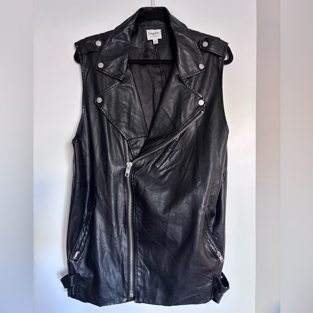NWOT Women’s Hayden Black Leather Vest/Jacket (M)
